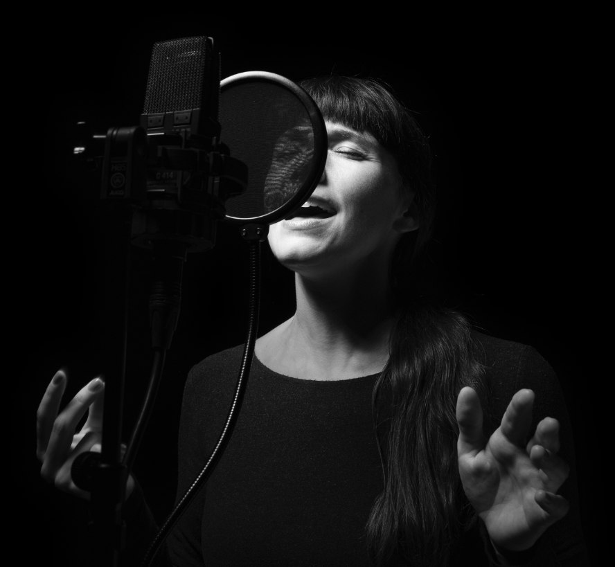 Bild von Metò beim Singen